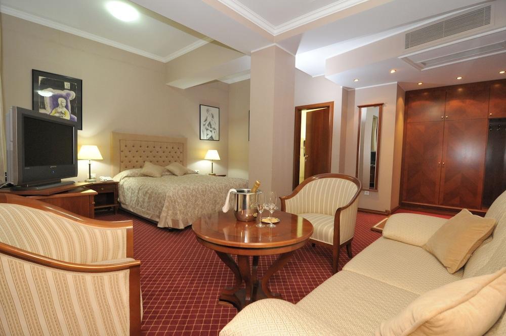 Hotel Zlatnik Belgrad Zewnętrze zdjęcie