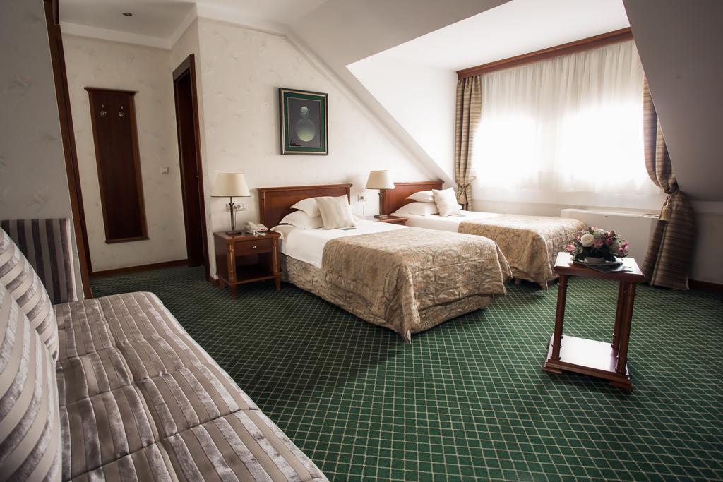 Hotel Zlatnik Belgrad Zewnętrze zdjęcie