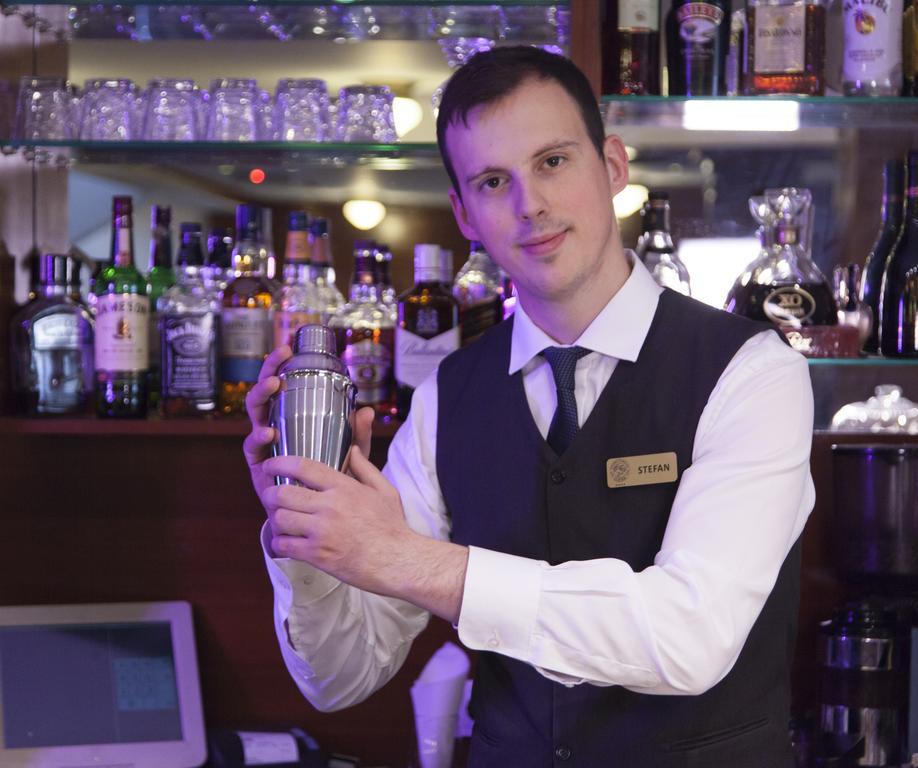 Hotel Zlatnik Belgrad Zewnętrze zdjęcie