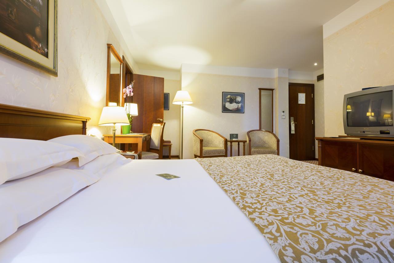 Hotel Zlatnik Belgrad Zewnętrze zdjęcie