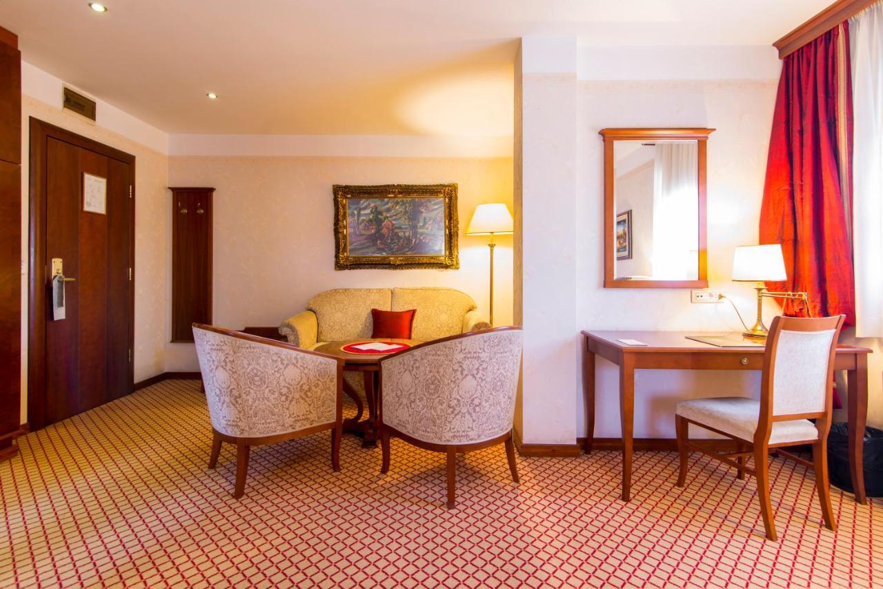 Hotel Zlatnik Belgrad Zewnętrze zdjęcie