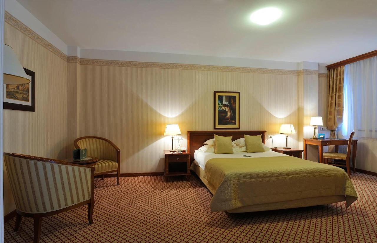 Hotel Zlatnik Belgrad Zewnętrze zdjęcie