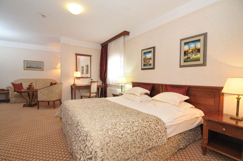 Hotel Zlatnik Belgrad Zewnętrze zdjęcie