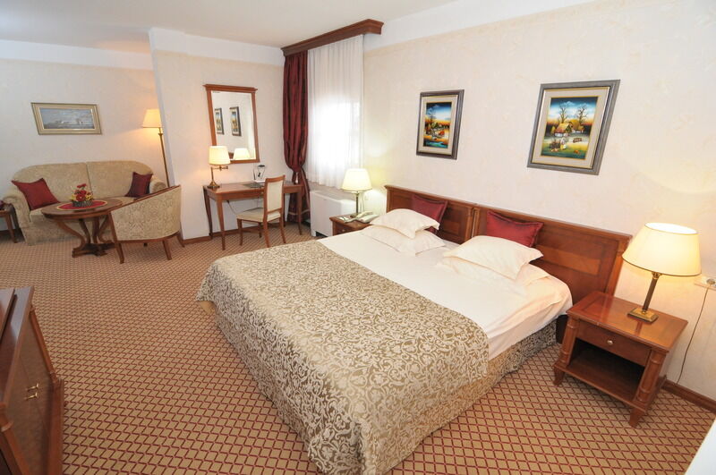 Hotel Zlatnik Belgrad Zewnętrze zdjęcie